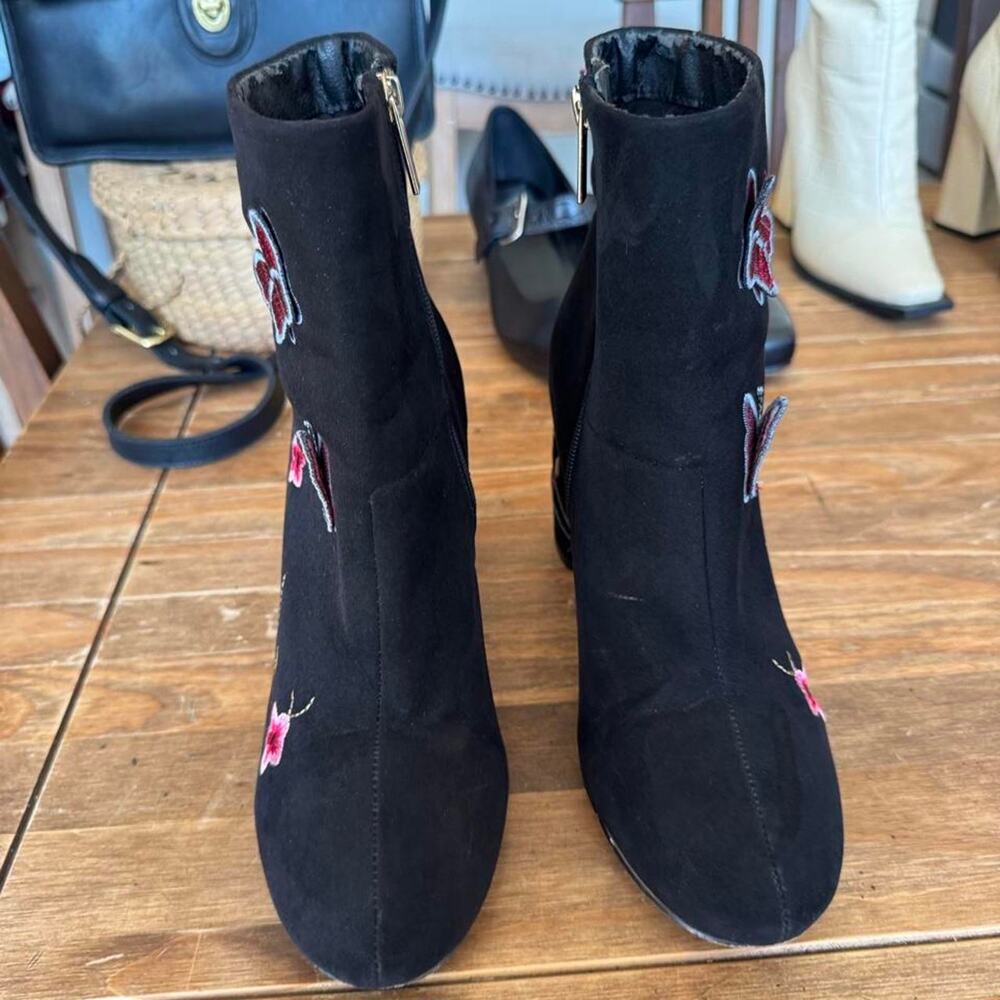 Nanette Lepore black “Lilly” embroidered Butterfly suede boots - Picture 4 of 7